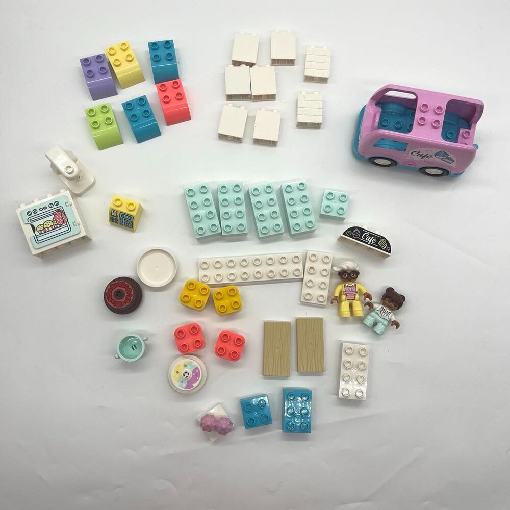 Lego Duplo Town Bakery Cafe Cake Delivery Truck set 10928 Near Complete